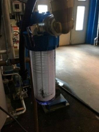 1.4.8 Patronfilter Patronfilter innehåller en del patroner på vilket det filtrerande mediet sitter på. Filtermaterialet består vanligtvis av polypropen, bomull men även ibland glasfiber.