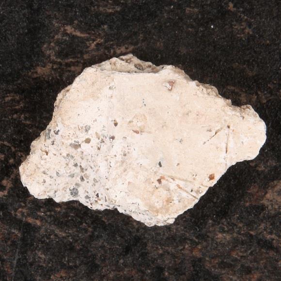 Fynd Vid undersökningen påträffades ett stort antal bemålade. Dessa fanns i raseringslager D i schakt 6. Sammanlagt hittades 212 fragment.
