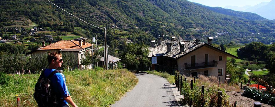 Via Francigena, Aosta Ivrea, 6 nätter 1(8) Vandra i Italien Via Francigena, 6 nätter Aosta Ivrea, 5 vandringsdagar Vandringsresan från Aosta till Ivrea tar dig från den ljuva dalen, omgiven av