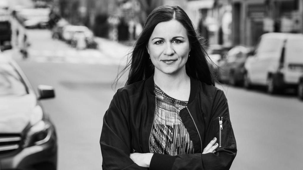 TILL: Årsmötesdeltagare, arbetsgrupper, samordnare, specialgrupper, distriktsombud 23 ORDINARIE LEDAMOT 2019-2021 (NYVAL) Anna Fairbrass, 41 år, Stockholm Kommunikations- och påverkanschef Med bred