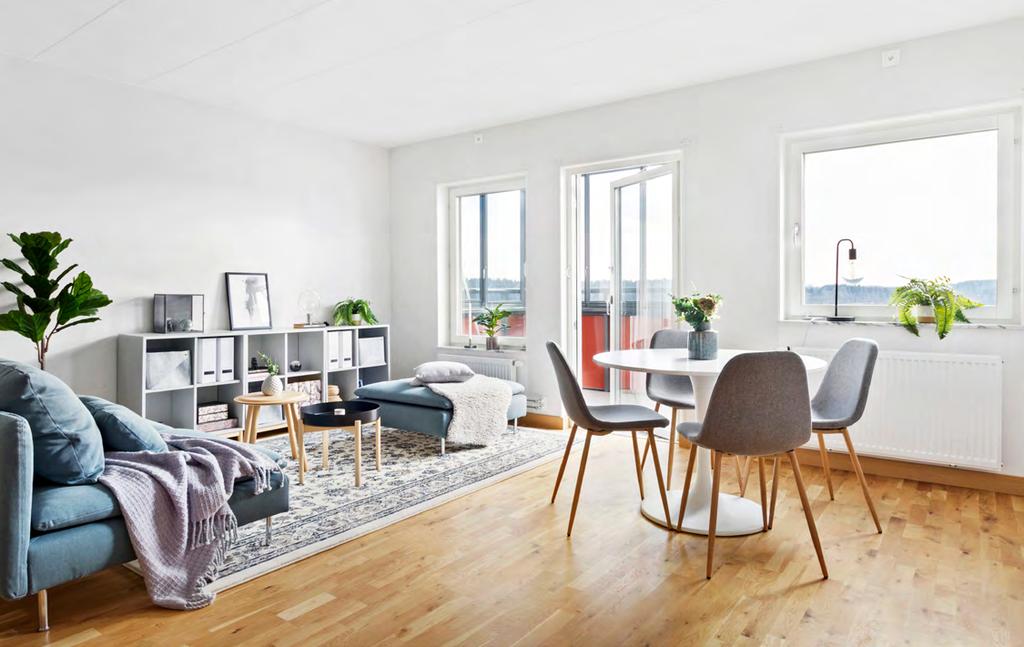 LÄENHETERNA Välplanerade bostäder med ljusa och öppna ytor I Brf Kungsängsliljan bor du i funktionella och luftiga lägenheter.