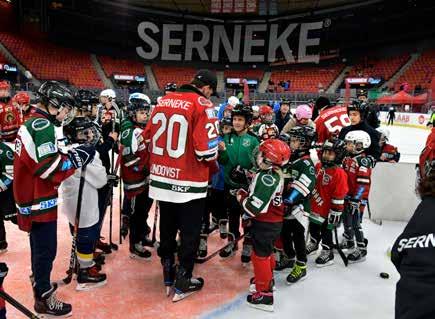 Från början riktade sig satsningen mot elever från Angeredsområdet, men senare har det uppskattade initiativet även expanderat till elever från Tynnered och Frölunda.