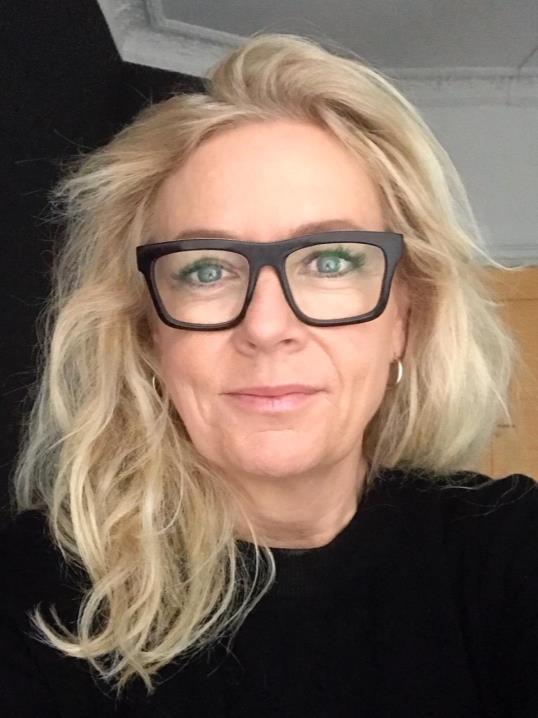 Helén Rasmusen Helén Rasmusen, 54 år, Stockholm, Kungsholmen. Illustratör, grafisk- och digital designer, AD, CD och konceptutvecklare främst inom sociala medier, webb- TV och print på Expressen AB.
