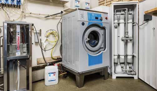 DAGLIG RENGÖRING OCH TVÄTT MED Z-WATER SYSTEM Z-WATER SYSTEM Tvätta med Z-Water och ultrarent vatten ren tvätt utan kemikalier Nu kan du få ren tvätt helt utan att belasta miljö och hälsa med