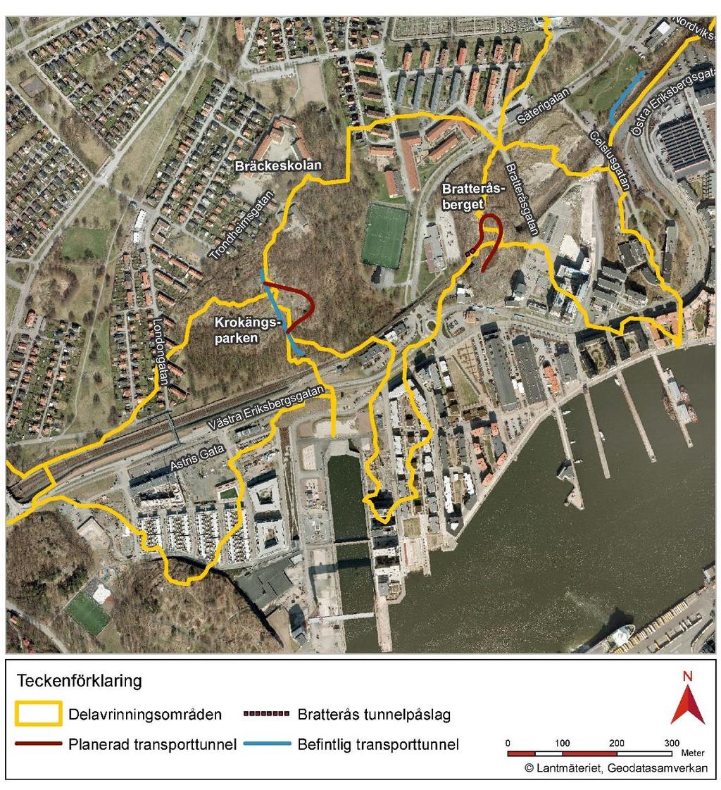 2.3.2 Hydrologi Delavrinningsområden längs den aktuella sträckan redovisas i Figur 2.3. Den naturliga avrinningen från större delen av området sker via en kulverterad bäck söder ut mot Göta älv.