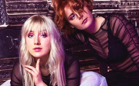 Musik Isle of you Duon Isle of you har växlat upp. Med plattan i mattan har de lämnat uppväxtens Öland för storstaden och en helhjärtad satsning på artistkarriären.