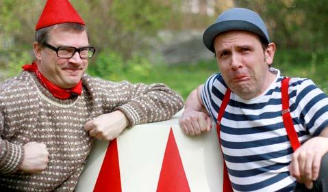 Teater Jag vill ha min hatt med Obanteatern Två vänner kommer in på scenen för att entusiastiskt berätta historien om björnen som vill ha sin hatt. Den ene av dem är lite mer begåvad än den andre.
