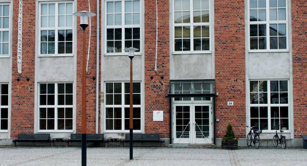 Camillo LED Traditionell stolparmatur med LEDeller urladdningslampa för parker och bostadsområden. Idealisk för bl.a. stora trädgårdar, torg, gågator, parker, parkeringsplatser och lekplatser.