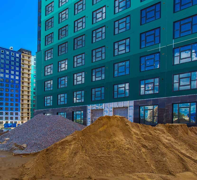 DYNAPAC FRAM- OCH BAKÅTGÅENDE VIBRATORPLATTOR STABIL OCH REDO I ALLA RIKTNINGAR När det handlar om större ytor är den kraftfulla DRP perfekt