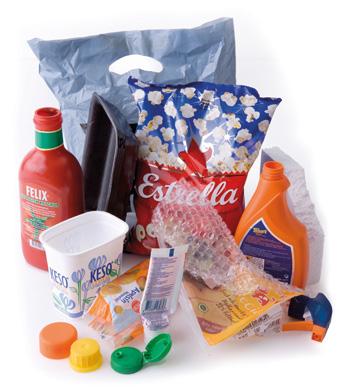 Anledningen är att olika plasttyper består av olika kemiska sammansättningar, alla plastförpackningar kan därför inte blandas när de återvinns.