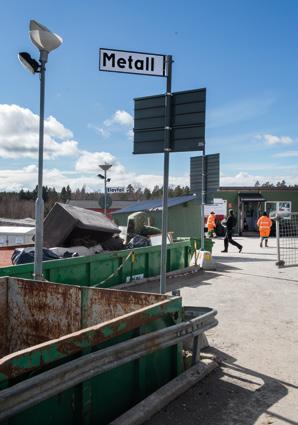 BRISTA ÅTERVINNINGSCENTRAL På Brista Återvinningscentral ÅVC, Returvägen 22 i Märsta kan du kostnadsfritt lämna ditt sorterade grovavfall, farligt avfall och förpackningar.