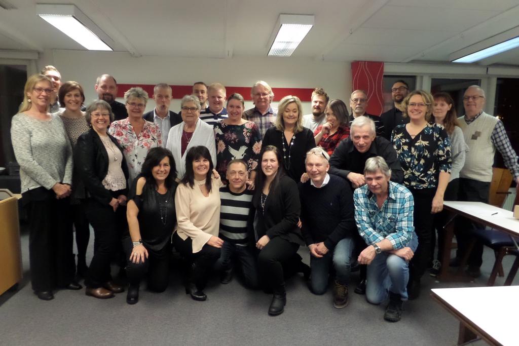 Hallsberg Tel 582-68 57 Hemsida: