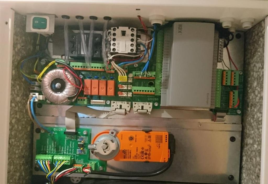 INSTALLATION & INJUSTERING Ventilationsaggregat Temovex Blue Åtkomst av kopplingsutrymme 1.