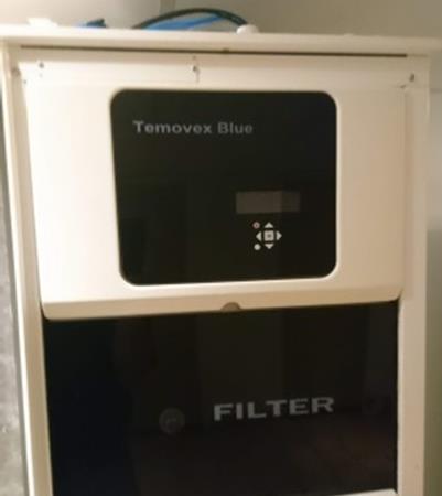 Kretskortet är nu lätt åtkommligt för installation av önskade funktioner.