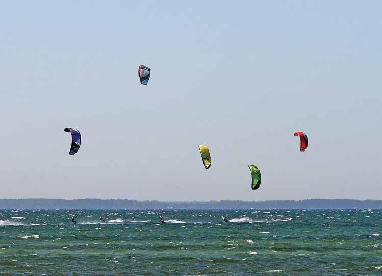 Kitesurfing växer snabbast Kitesurfing är en av de snabbast växande seglingsklasserna både i Sverige och i världen.