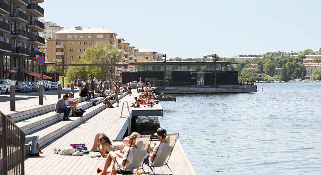 Stockholms nya strandpromenad Hit är det lätt att ta sig, oavsett om man kommer med tunnelbana, buss, cykel eller bil.