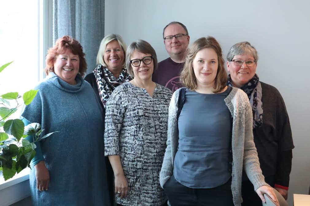Personal Henkilöstö Beatrice Östman Vi jobbar på Åbolands distriktsbyrå Annalena Sjöblom, verksamhetsledare toiminnanjohtaja Christel Bergman, byråsekreterare toimistosihteeri Marjatta Alakahri,