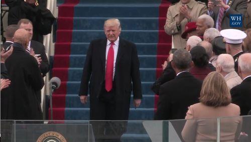 Författad av Fähstorkh fre, 20/01/2017-20:03 Det var inte meningen att det skulle hända. Ödet hade bestämt att Hillary Clinton skulle bli USA:s 45:e president. Prognosmakarna sade det: Hillary vinner.