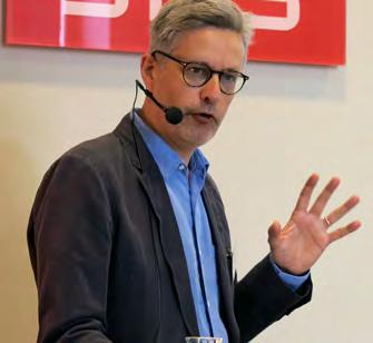 Ferguson) har författat Born globals fakta och