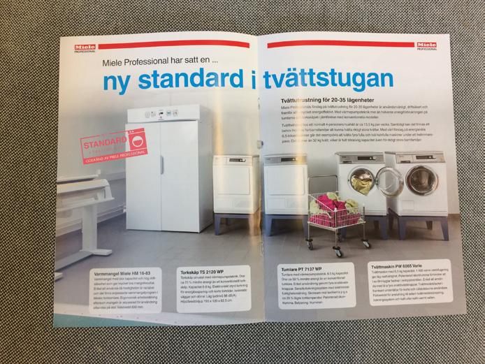 se printscreen till höger. Äkta uppslag - Ett äkta uppslag är två sidor i en trycksak som sitter ihop i ett och samma ark.