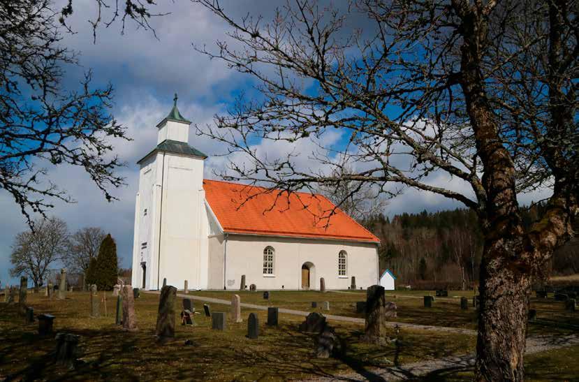 Lerdals stom 1 :2, Lerdals kyrka Kyrkan är centralt belägen i Lerdalsälvens dalgång, i ett karakteristiskt öppet odlingslandskap med gårdar i krönlägen längs sluttningarna.