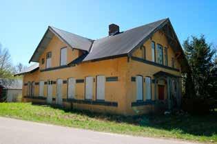 Ellenö 5 :1, Edebo Före detta affärs- och hyreshus i Ellenö samhälle beläget i nära anslutning till Ellenö före detta stationshus.