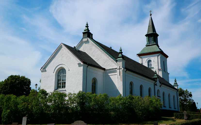 Färgelanda Prästgård 1 :2, Färgelanda kyrka Kyrkobyggnaden är väl synlig i Färgelanda genom dess framträdande placering på en höjd.