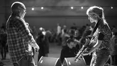 2 JULI KL 19 Josefina Paulson nyckelharpa Torbjörn Näsbom nyckelharpa Josefina Paulson är uppvuxen i Västmanland, och är idag en modern musiker som är väl förankrad i sin egen tradition och utforskar