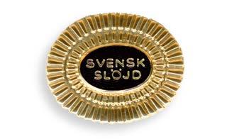 SHRs förtjänstmärke Svenska Hemslöjdsföreningarnas Riksförbund, SHR, beslöt vid förbundsstämman i Dalarna 1978 att framställa ett förtjänstmärke i guld.