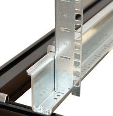 höjderna 24, 42 och 47 HE i kombination med bredderna 600 och 800 mm samt djupen 1000 och 1200 mm. Skruvad ram av aluminiumprofiler och hörn av pressgjuten zink.