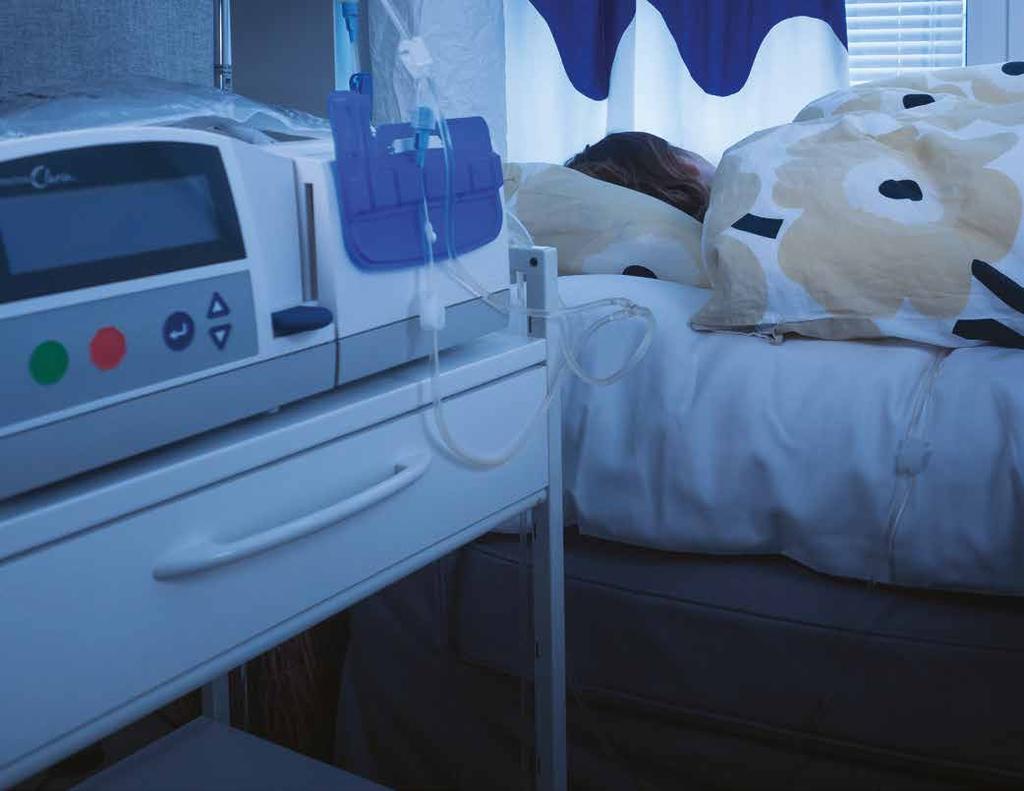BEHANDLINGSINFORMATION Automatiserad peritonealdialys (APD) Behandlingen utförs med hjälp av en maskin som du är uppkopplad till via en mjuk plastslang. Dialysen utförs medan du sover.