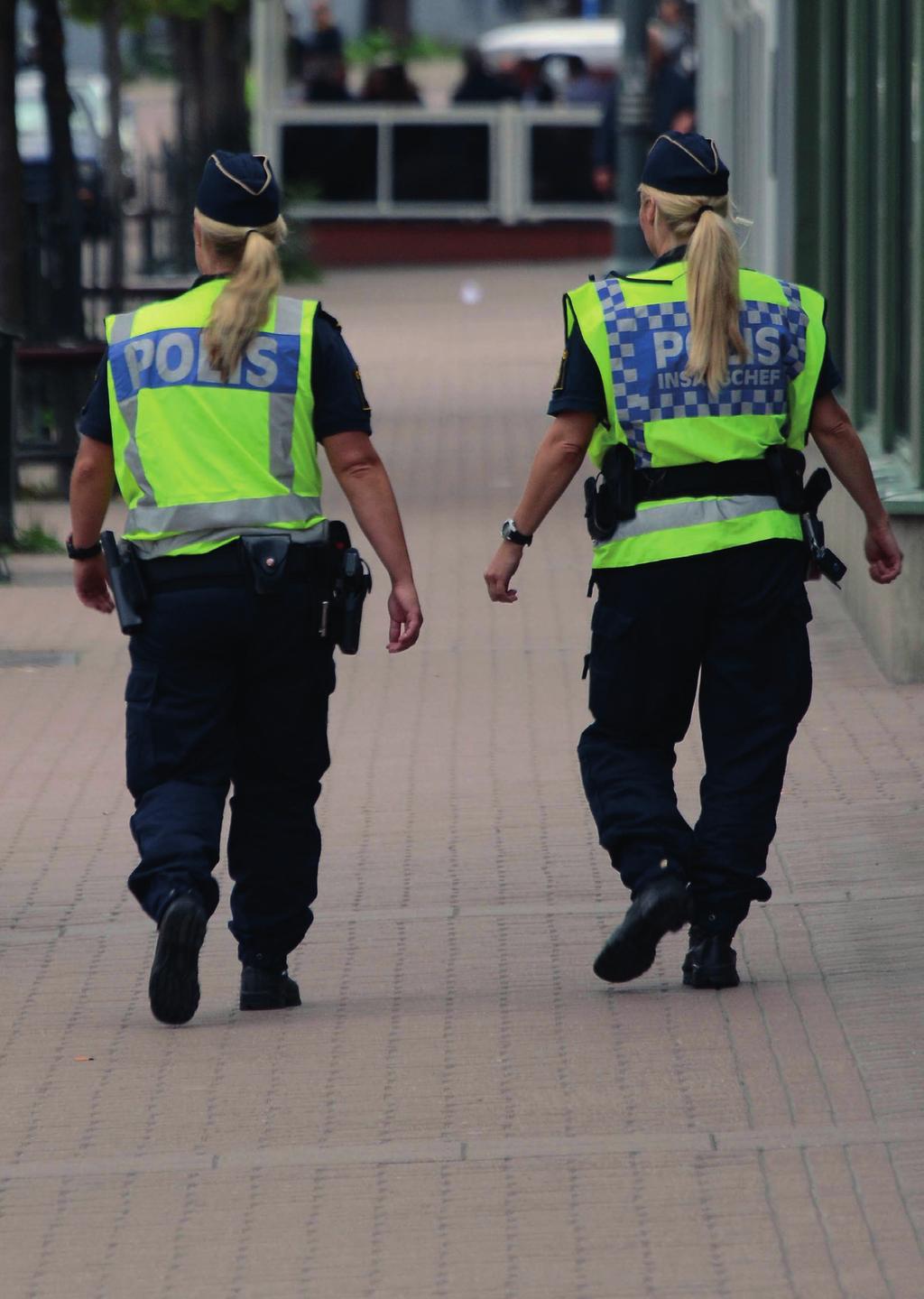 Ha fler poliser i Solna. Installera fler trygghetskameror i samråd med polis och lokala aktörer.