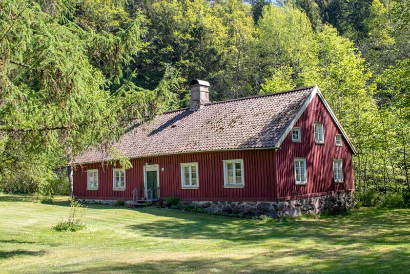 Munkedal med sin strategiska placering mellan bergen vid Örekilsälven har en rik historia där älvövergången vid Kvistrum varit föremål för ett flertal drabbningar genom århundradena ofta i form av