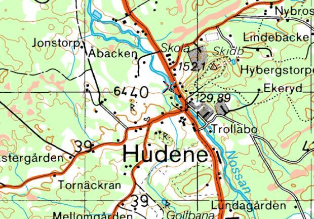 720. Nossan, Hudene Datum: Kommun: Herrljunga 2015-10-22 Koordinat:6440050/1339750 5-15 m uppströms där ån delar sig.