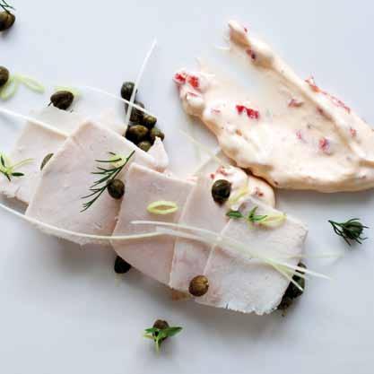 F Ö R R Ä T T Vitello tonnato Kalvrostbiff, kapris och tonfiskcrème.