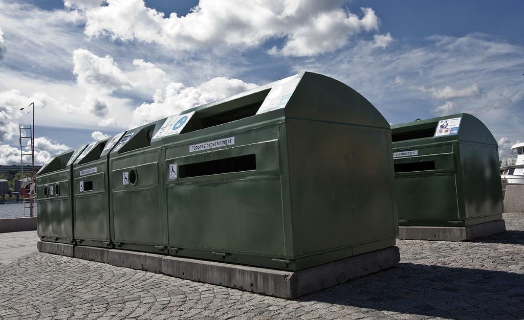 ÅVS ELLER FNI FÖR ÖKAD ÅTERVINNINGSGRAD? Av den totala insamlingen (225 934 ton, 2018) så står återvinningsstationerna, ÅVS för cirka 70 %. Och den fastighetsnära insamlingen, FNI för cirka 30 %.