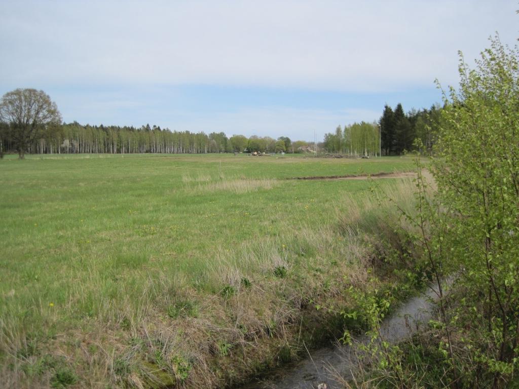 7(14) Planområdet med Karlsborgsvägen i bakgrunden GÄLLANDE PLANER OCH BESTÄMMELSER Riksintresse Hela Hjo ingår i riksintresse för det rörliga friluftslivet enligt 4 kap 2 MB.