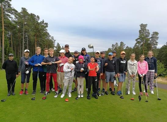 I lägret deltog 24 juniorer i olika åldrar.