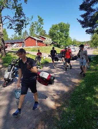 Då flera studerar borta eller arbetar under sommaren tar flera spelare privatlektioner när dom behöver hjälp istället för att gå på gruppträning.