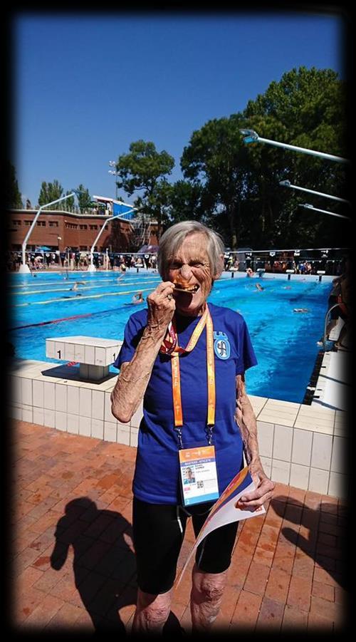 Masters VM i Budapest Fantastiska Kerstin Gjöres 90 år, slog till med 3 VM guld och 1 silver under Masters VM som avgjordes i Budapest mellan den 14 20 augusti 2017.