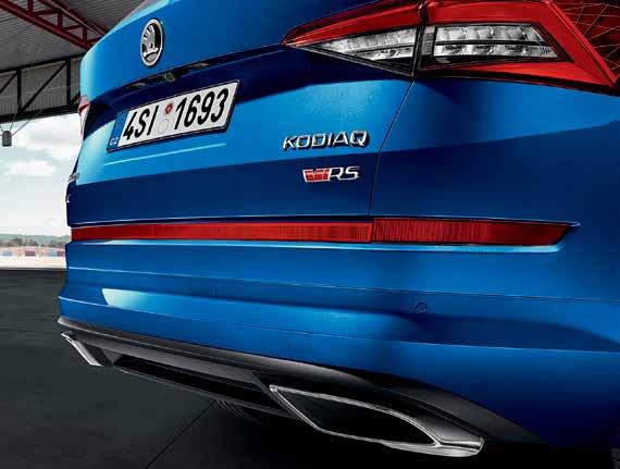 ÖGONGODIS LED-STRÅLKASTARE OCH -DIMLJUS LED-teknik är standard på KODIAQ RS. Gott om exteriöregenskaper ger bilen en dynamisk personlighet.