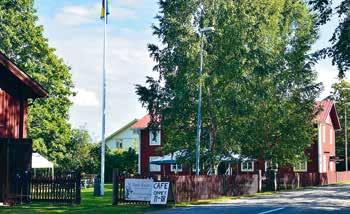 Numera är gården hembygdsgård och museum, där minnen från Nobelpristagaren och ärkebiskopen Nathan Söderblom finns bevarade. Han föddes på gården år 1866 som son till socknens komminister.