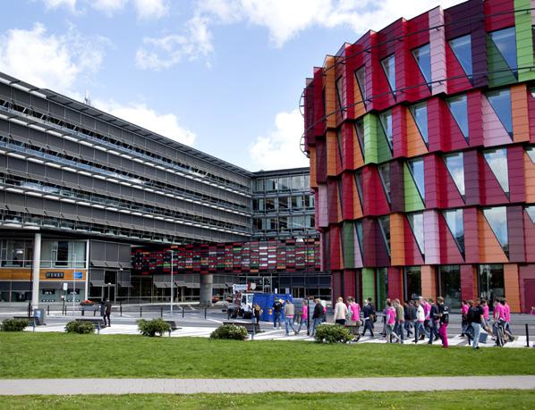 EN REGION I POSITIV FÖRÄNDRING EN REGION I POSITIV FÖRÄNDRING en ledande forskningsregion med stark internationell konkurrenskraft Sverige 1, 2 3 195, 196 Foto: Bengt Kjellin / BRG GLOBAL RANKING: