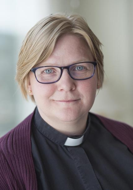Sara Wrige är teknologie doktor, präst i Svenska kyrkan och församlingschef för Caroli församling i Borås Sara disputerade 2001 med en avhandling inom fasta tillståndets teori vid Chalmers tekniska