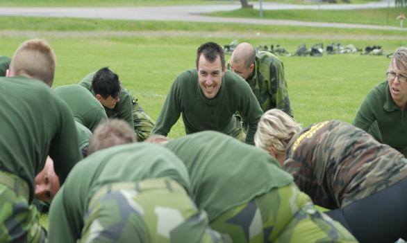 Military weekend den 17-19 maj och den 14-16 juni. Foto: Per Lunge Military weekend vänder sig till dig som är 18 år och däröver och som vill pröva på soldatlivet.
