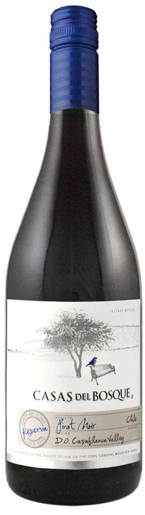 Casas Del Bosque Pinot Noir Reserva 2015 Casablanca Valley, Chile Inbjudande doft med toner av mogna jordgubbar, hallon, körsbär, kanel, choklad och vanilj.