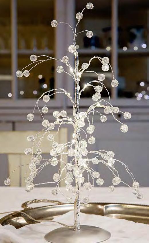 40 cm TABLE DECORATION A beautiful tree with crystal ornaments. Arrange the branches as you desire.