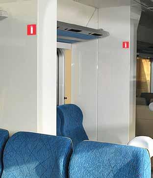 Brandsläckarna, en per vagndel, har olika placeringar beroende på hur tågmodellen byggts eller ombyggts.