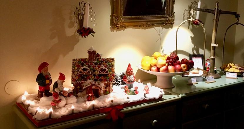 12(14) Stufvenäs. I december bar det av med Solbussen till anrika Stufvenäs Gästgiveri i Söderåkra där vi fick avnjuta ett härligt julbord.