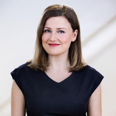 27 (53) Övrig högsta ledning 2018: Tuuli Kousa, f. 1979 Direktör för kommunikation och samhällsrelationer (från 1.9.2018) Deltagit i direktionens sammanträden sedan 2018 LL.B., LL.M.